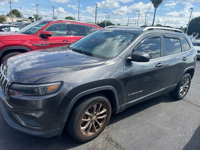 2019 Granite Crystal Metallic Clearcoat Jeep Cherokee Latitude Plus FWD SUV