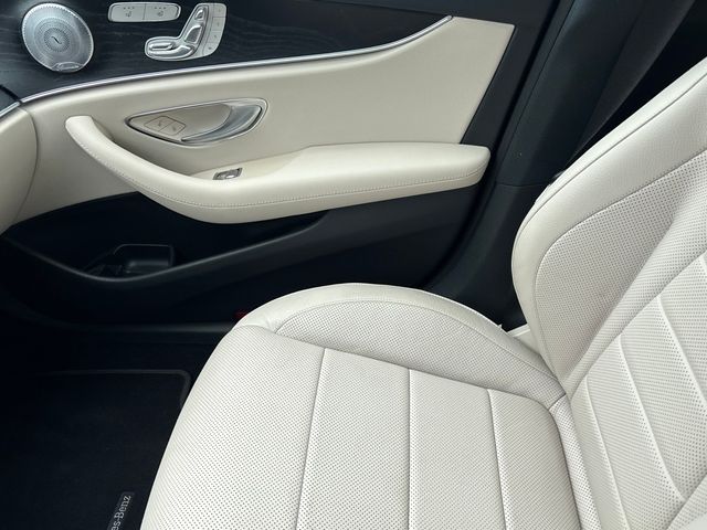 Used 2018  Mercedes-Benz E 300 image 21