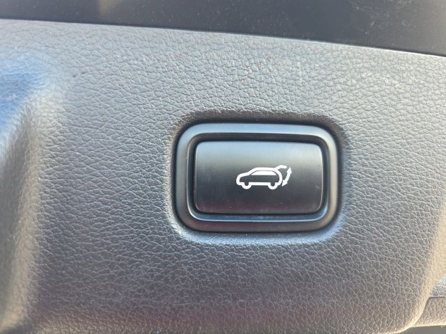 Used 2021 Black Hyundai SEL image 13