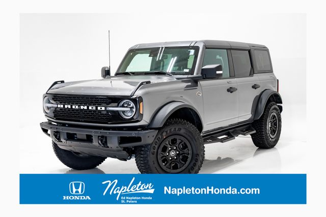 Carbonized Gray Metallic 2023 Ford Bronco SUV / Crossover Four-Wheel Drive Automatic