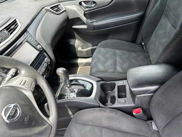 Used 2016 Gray Nissan SV image 19