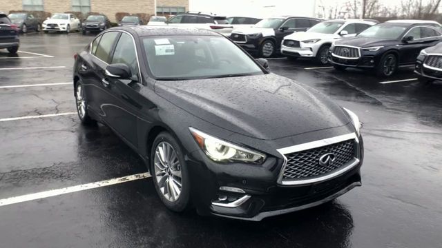 2023 INFINITI Q50 LUXE 2