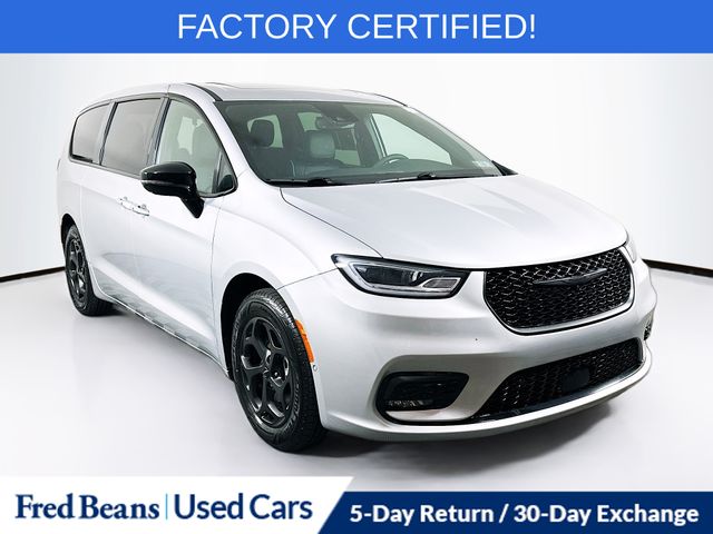 Silver Mist Clearcoat 2023 Chrysler Pacifica Hybrid Minivan Front-Wheel Drive Continuously Variable Transmission