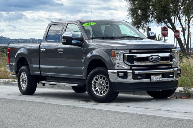 Gray Metallic 2022 Ford F-250 Super Duty XLT Crew Cab 4WD Pickup Truck Four-Wheel Drive Automatic