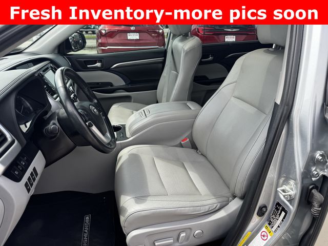 2019 Toyota Highlander Limited Platinum Silver at River Oaks CDJR