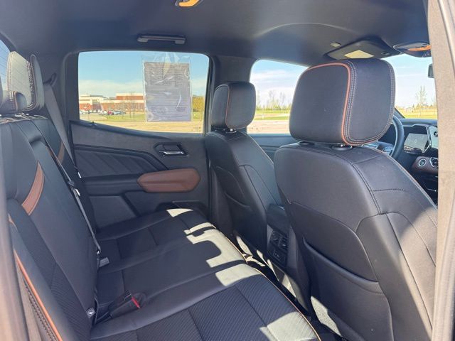 2023 GMC Canyon 4WD Crew Cab Short Box AT4