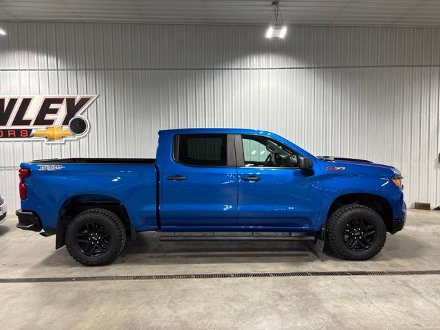 Glacier Blue Metallic 2023 Chevrolet Silverado 1500 Pickup Truck Four-Wheel Drive 8-Speed Automatic