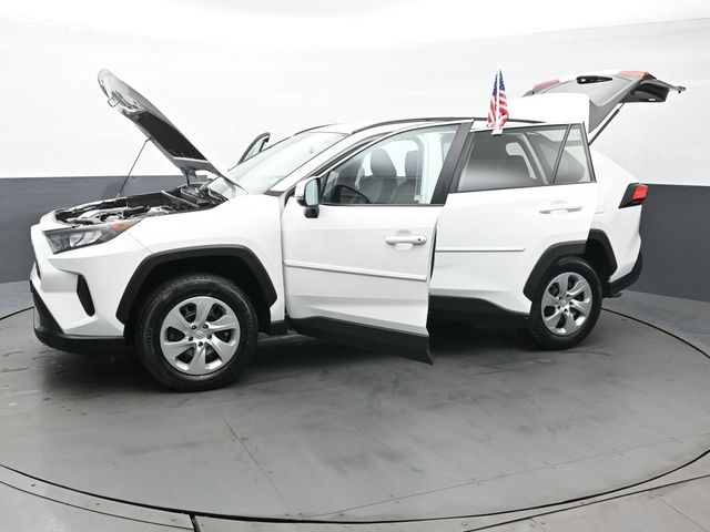 2021 Toyota RAV4 LE 43