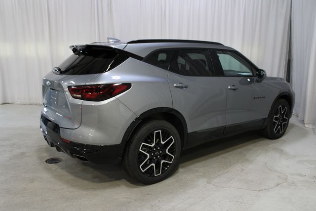 Used 2023 Gray Chevrolet RS image 33