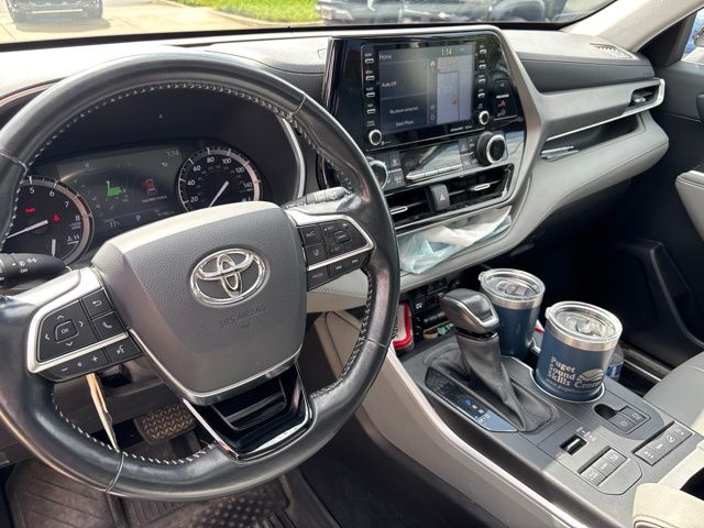 Used 2021 Brown Toyota XLE image 10