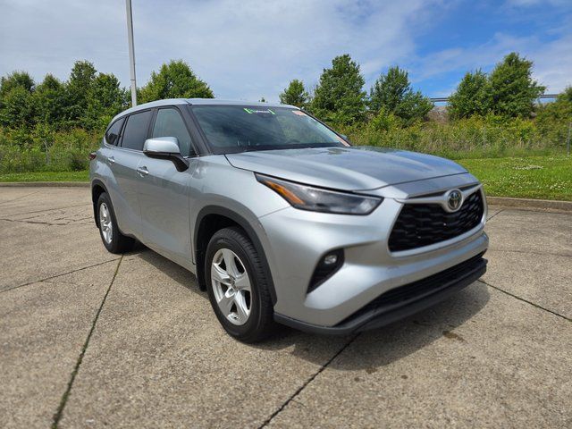 2023 Toyota Highlander L photo