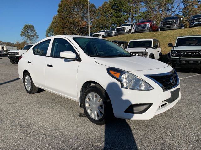 2019 Nissan Versa 1.6 S 7