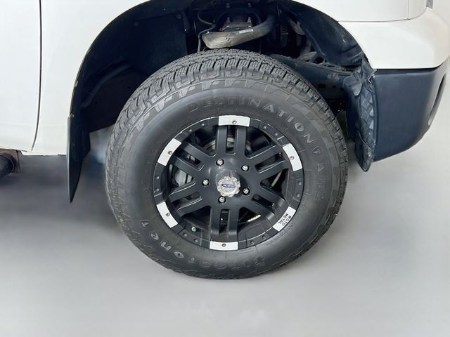 Used 2007 White Toyota SR5 image 31