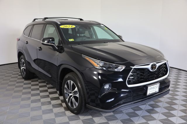 Midnight Black Metallic 2024 Toyota Highlander SUV / Crossover All-Wheel Drive 8-Speed Automatic