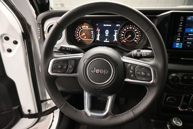 Used 2025 Jeep Wrangler SUV