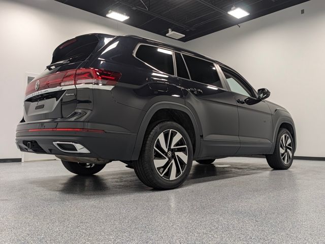 Used 2024  Volkswagen 2.0T SE w/Technology image 8