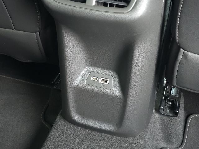 2023 Buick Envision Essence:C02556