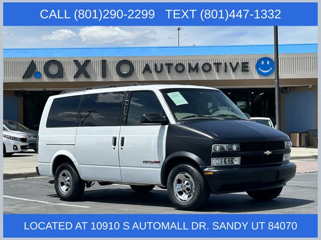 Ivory White 1999 Chevrolet Astro Extended AWD Minivan All-Wheel Drive 4-Speed Automatic Overdrive