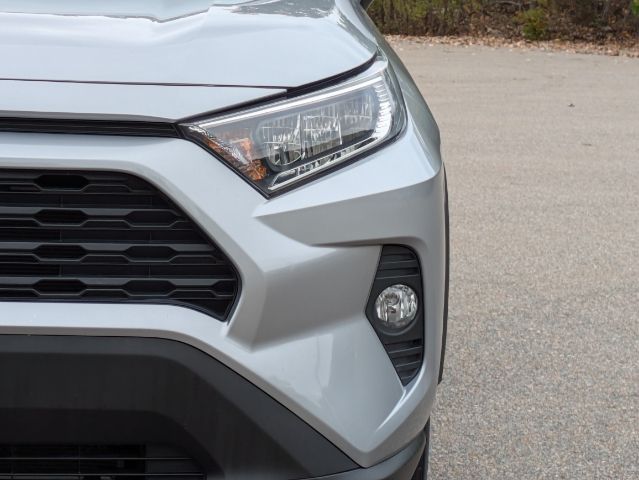 2021 Toyota RAV4 XLE 14