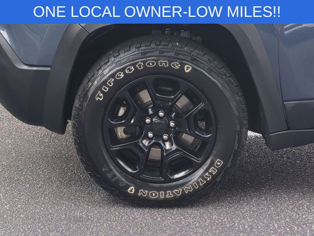 Used 2019 Blue Jeep Trailhawk image 10