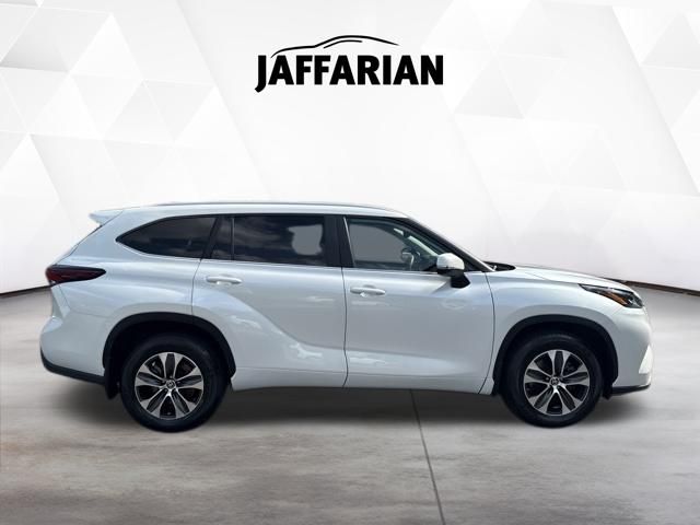 Used 2024 Toyota Highlander SUV