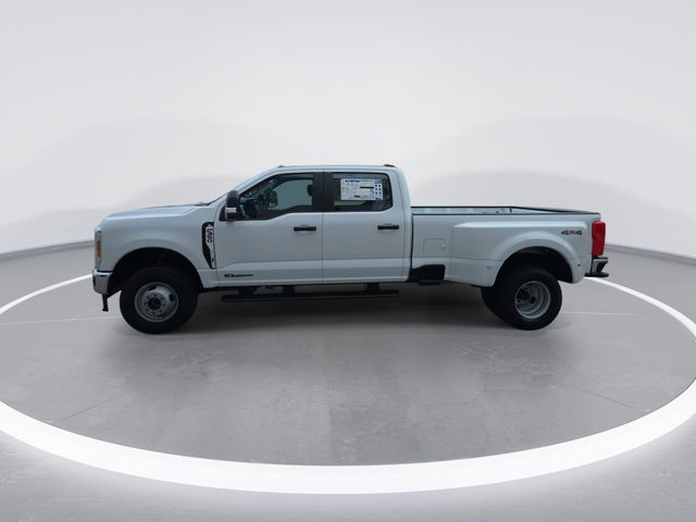New 2026 Oxford White Ford F-350® XL image 5