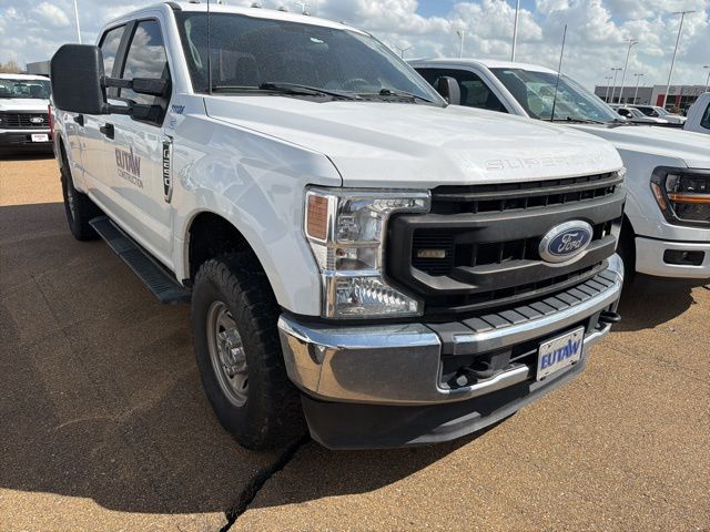 Oxford White 2021 Ford F-250 Super Duty XL Crew Cab 4WD Pickup Truck Four-Wheel Drive 6-Speed Automatic