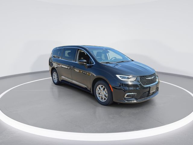 Used 2024 Black Chrysler Touring L image 2