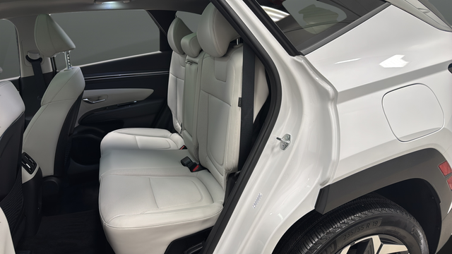Used 2024 White Pearl Hyundai SEL Convenience image 23