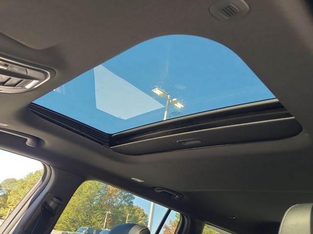 New 2025 White Jeep Altitude X image 7