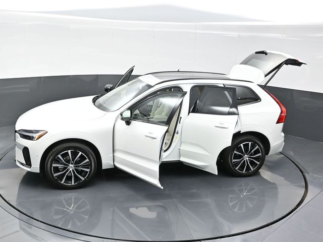 2025 Volvo XC60  photo