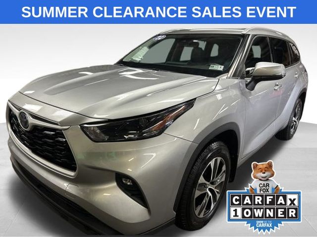 2022 Toyota Highlander Hybrid XLE AWD