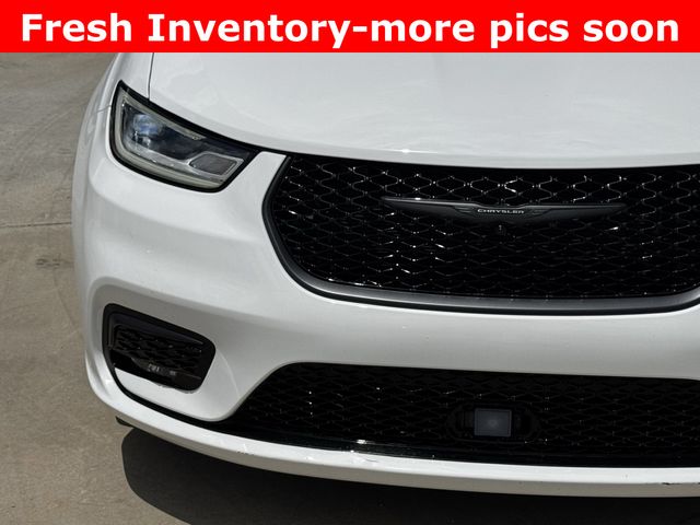 2025 Chrysler Pacifica Limited White at Big Star Chrysler Jeep Dodge Ram 