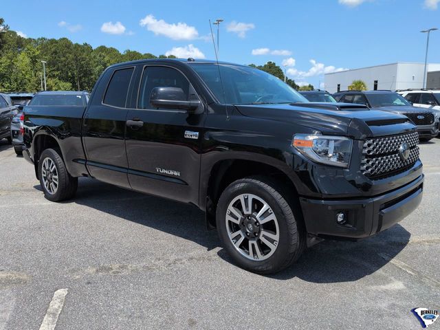 Midnight Black Metallic 2018 Toyota Tundra SR5 Double Cab 5.7L Pickup Truck 4X2 6-Speed Automatic Overdrive