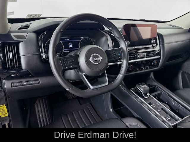 Used 2025 Nissan Pathfinder SUV