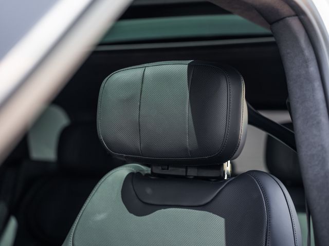 Used 2025  Land Rover Autobiography image 19