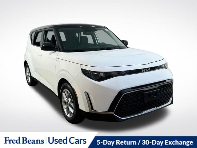 Clear White w/Black Roof 2023 Kia Soul SUV / Crossover Front-Wheel Drive Continuously Variable Transmission