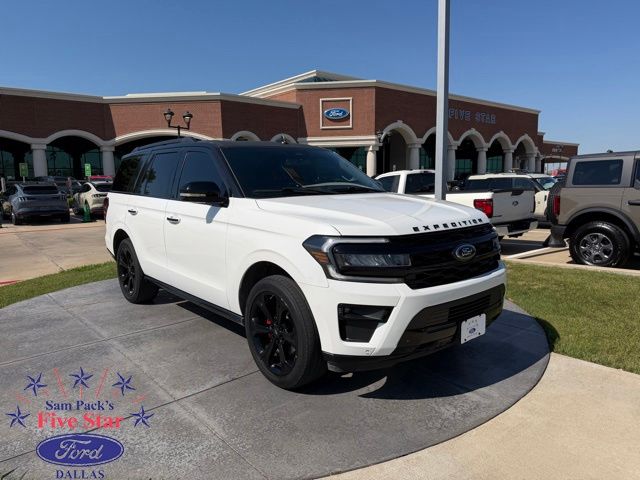 White Metallic 2022 Ford Expedition Limited 4WD SUV / Crossover Four-Wheel Drive Automatic