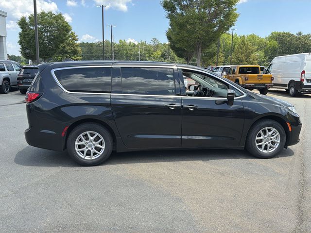 Used 2023 Black Chrysler Touring L image 13