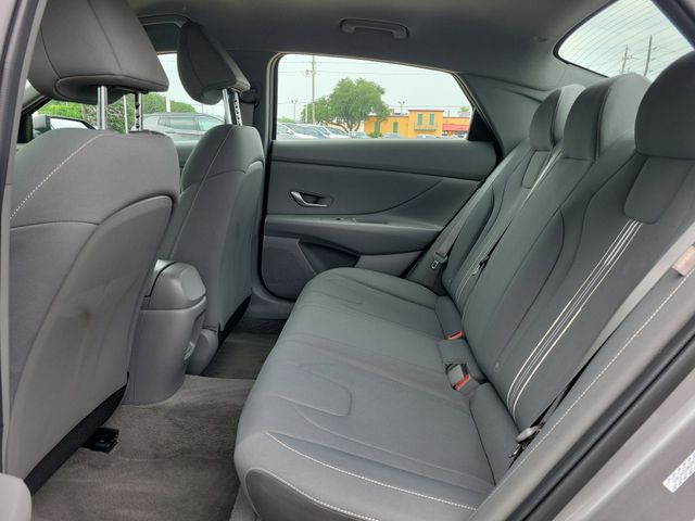 2024 Hyundai Elantra SEL - 10