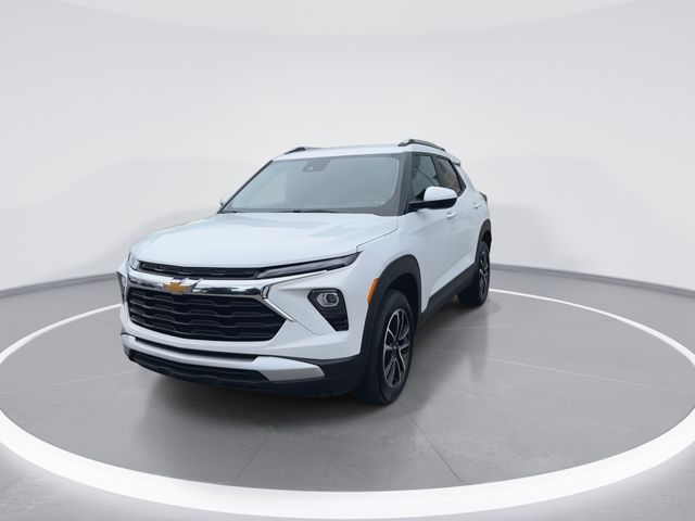 Used 2025 White Chevrolet LT image 3