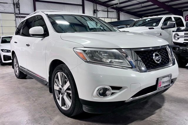 2014 Nissan Pathfinder Platinum 2WD's photo