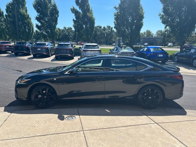 Used 2022 Black Lexus 300h image 4