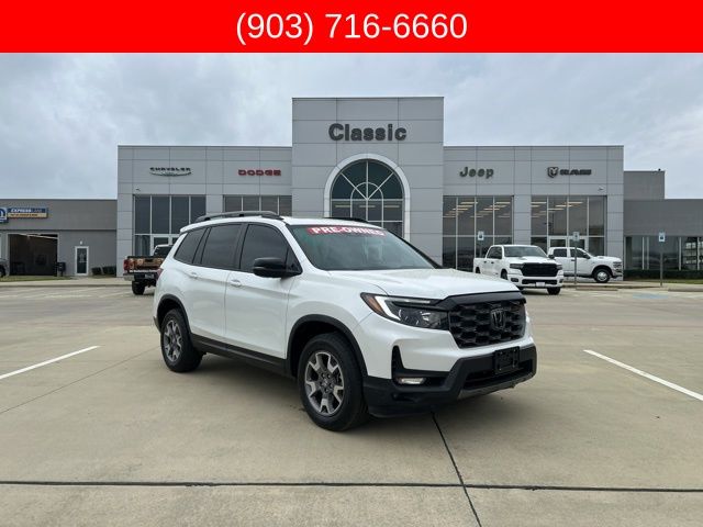 Platinum White Pearl 2022 Honda Passport TrailSport AWD SUV / Crossover All-Wheel Drive 9-Speed Automatic