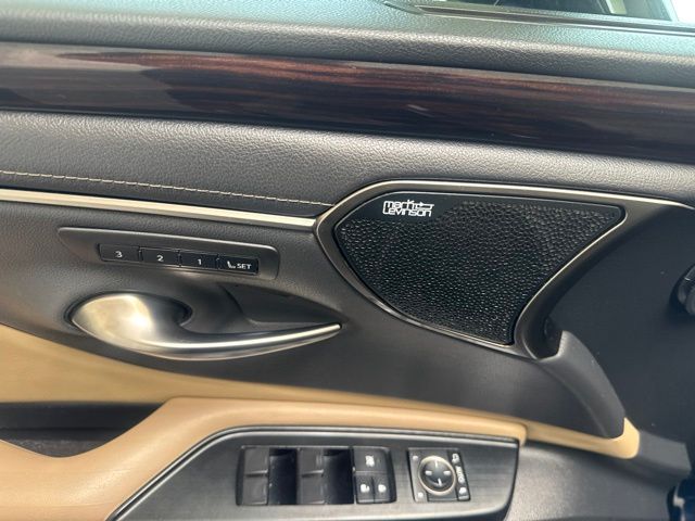 Used 2020 Lexus ES Sedan