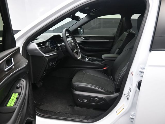 2026 Jeep Grand Cherokee Altitude - 8