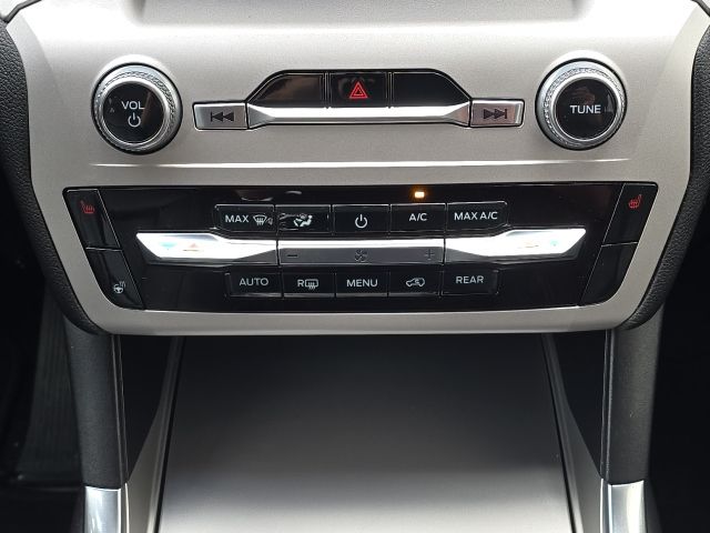 2023 Ford Explorer XLT:168625A