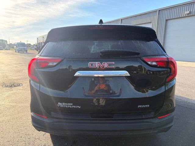 Used 2018 Black GMC SLE image 3