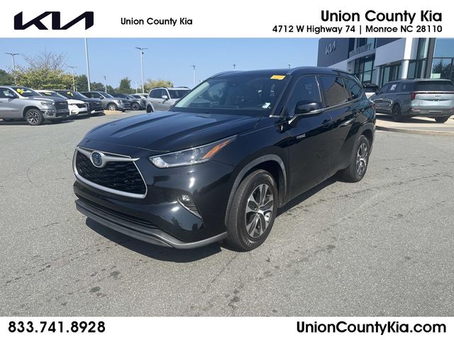 Midnight Black Metallic 2021 Toyota Highlander Hybrid SUV / Crossover Front-Wheel Drive Continuously Variable Transmission