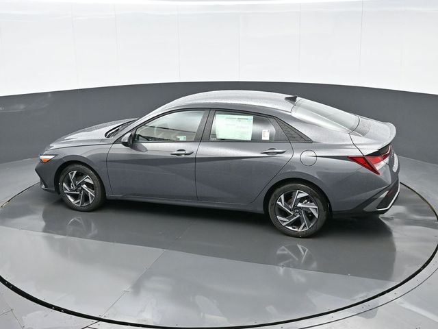 2025 Hyundai Elantra SEL 24